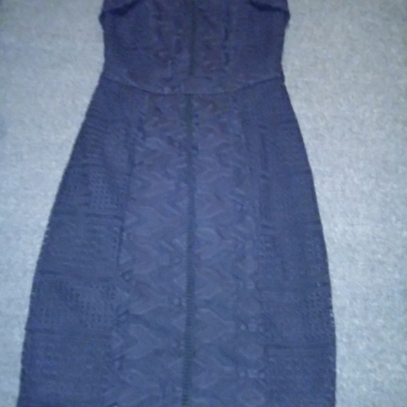 Black woman's dress - Picture 2 of 3